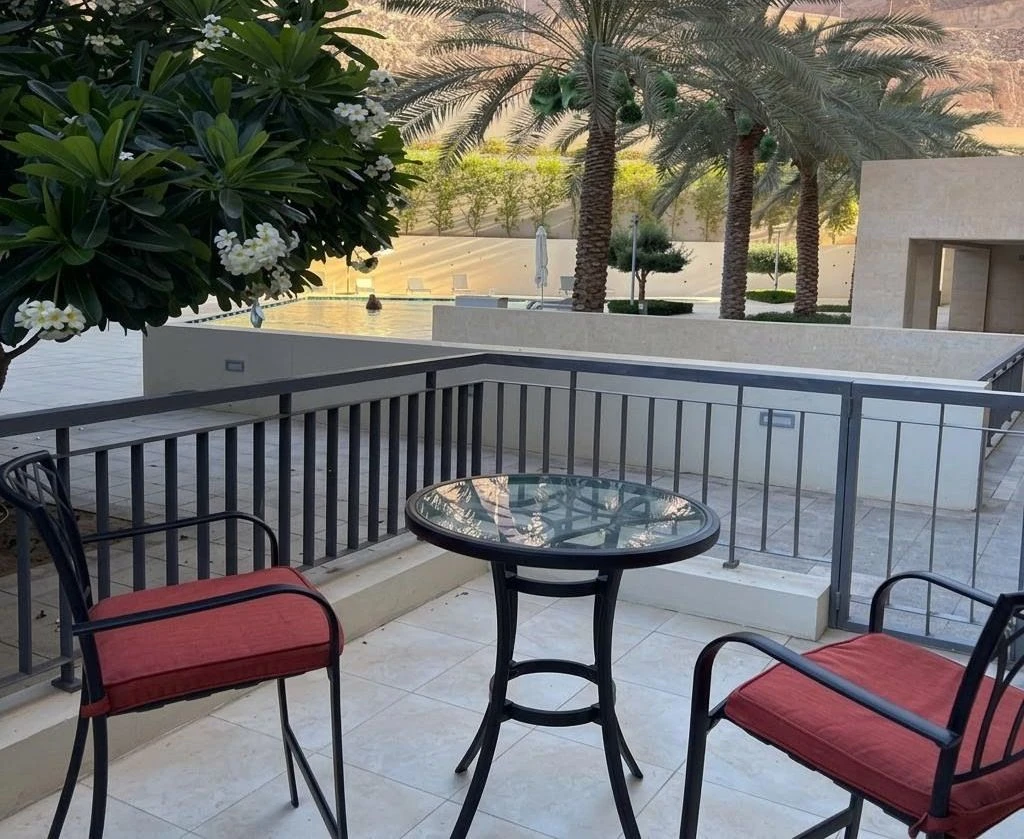 شاليه عائلي VIP باطلالة على بركة السباحة